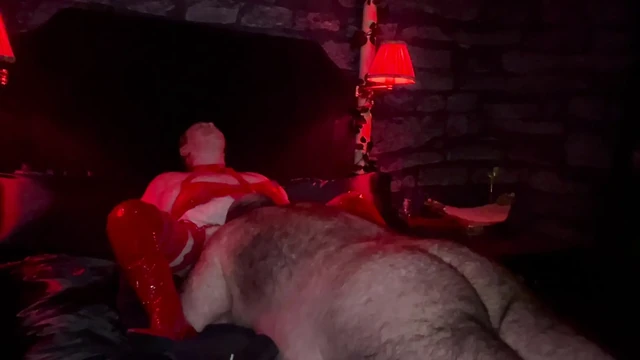 Bölüm1 :- Domina Satana'dan booboo'nun Noel hediyesi.