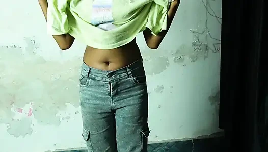 Sari sıkı amcıklı desi yenge Hintçe ses kaydında devar tarafından sert sikiliyor