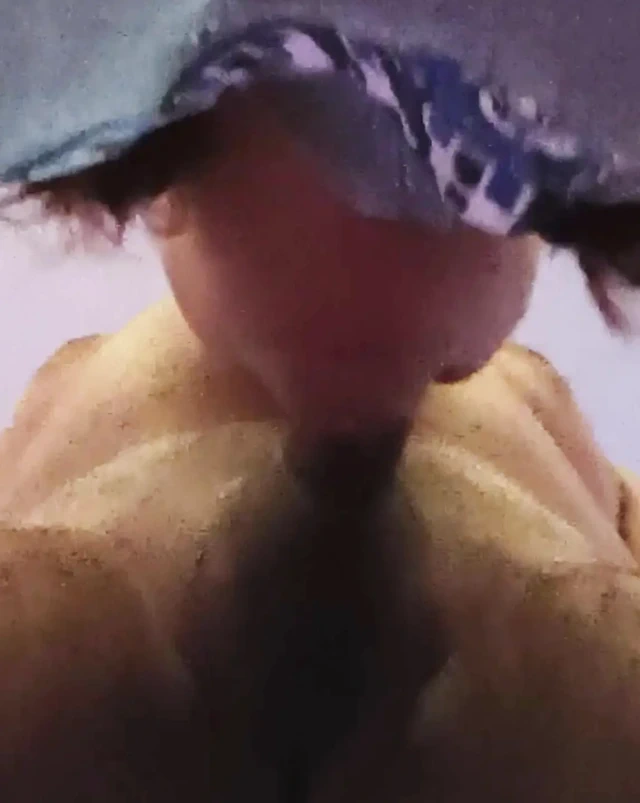 İyi bir sakso çekiyor