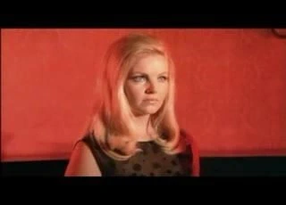 vampirler lezbolar (1971)