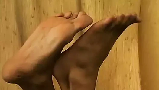 Sergio ayakları seven eşcinsel züppe o seviyor yalama onları