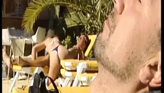 Azgın Sürtükler Yarak Emiyor Ve Sert Sikişiyor