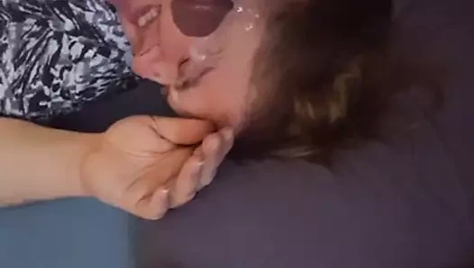 Yüze ve gözlere boşalmak