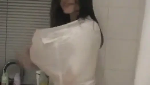 Bir zamanlar utangaçtı