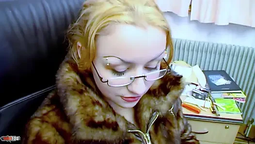 Krystal Wallas Çoklu Görev Sekreteri