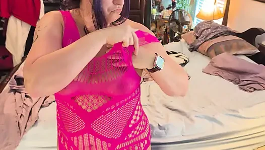 Ateşli Evli Kadın Yeni Bir Vücut Çorapı Deniyor