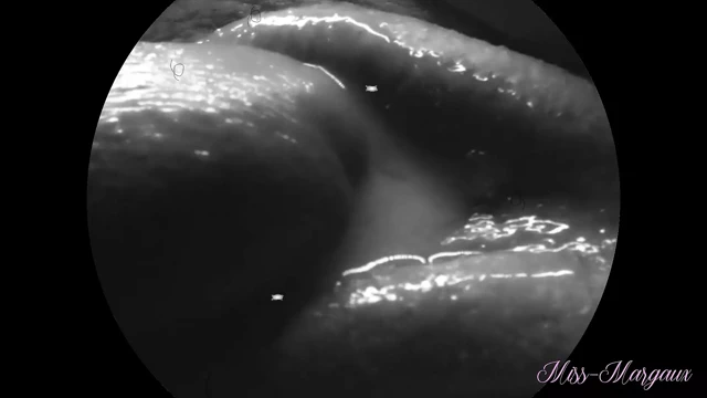 dudaklarım arasında bir çağlayan arasında boşalmak