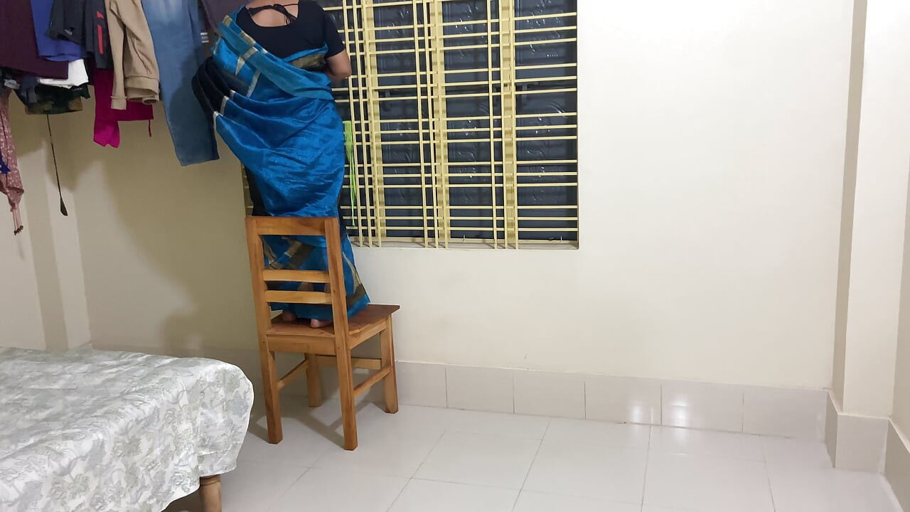 Teyzemi tuttum ve amını sikmeye başladım