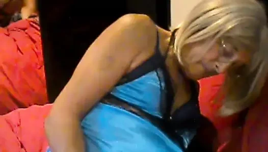 Mavi bebek gibi kız