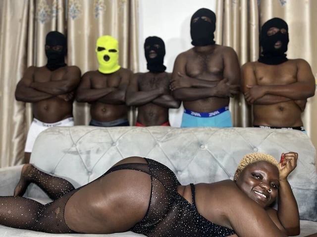 Sweetqueen2 ile altıya bir grup seks.