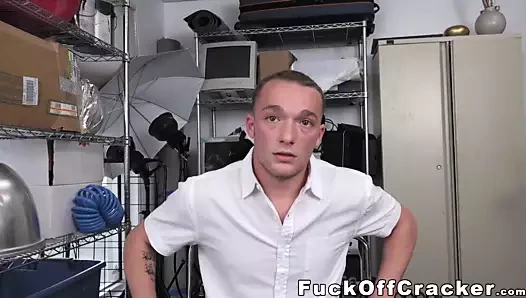 Çaresiz heteroseksüelin paraya ihtiyacı var ve karşılığında kıçını teklif ediyor