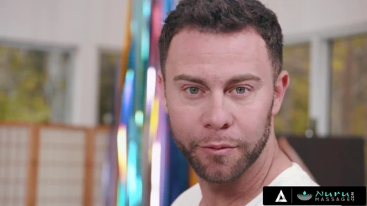 Nuru masajı - masaj öğretmeni Savanah Storm, bu sert yarakla canlı bir gösteri yapıyor