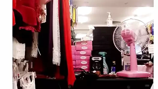 3 Taylandlı kızlar çalışma birlik içinde shop ve anal seks içinde banyo