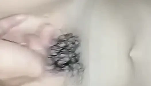 Aşka gerek yok ama yine de vücudunun sıcaklığını hissediyorum