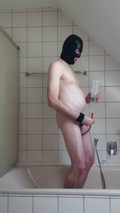 Aşırı derin anal lavman şırınga göbek şişirme