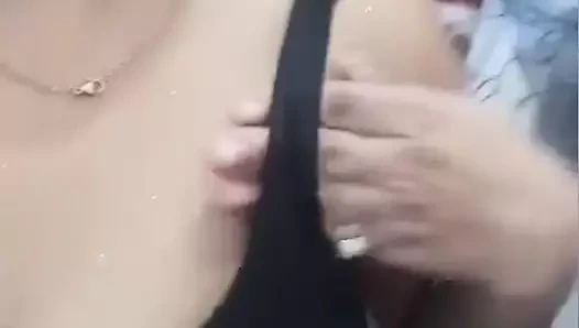 SÜPER ATEŞLI HINTLI BÜYÜK BÜYÜK SÜTLÜ GÖĞÜSLER BANYODA BASTıRıYOR VE MASTÜRBASYON YAPıYOR