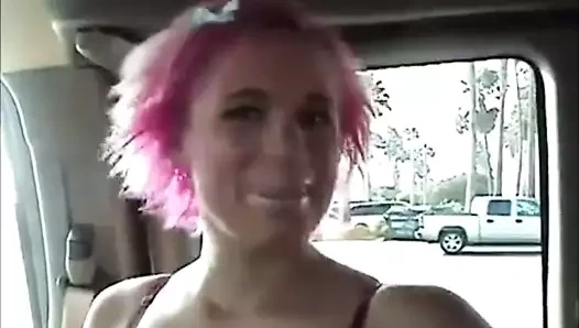 Aj aldı ve bir arabanın arkasında becerdin