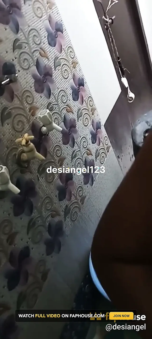 Yarak emiyor ve yüzüne sürtüyor (eski koleksiyon)