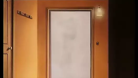 Chunli çıplak duş sahnesi kesilmemiş