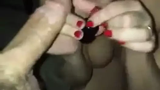 Emmek o kısa saçlı sarışın eş