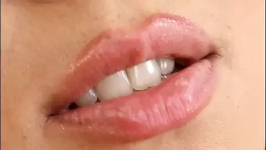 Sikişmek istediğin harika doğal seksi hatun ve tek başına gel