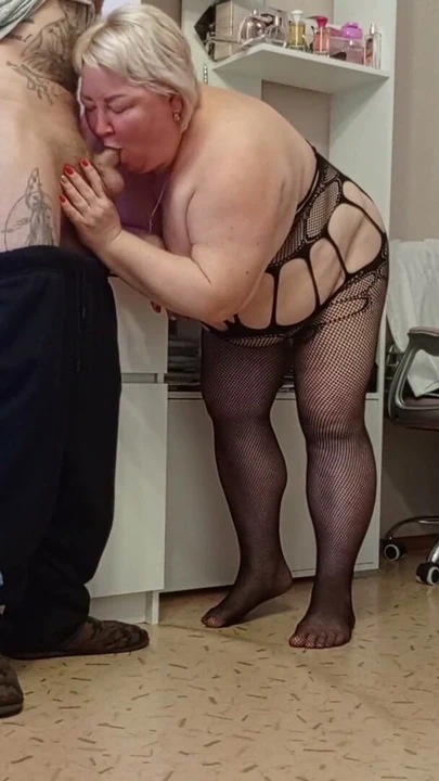 Üvey anne üvey oğlunu baştan çıkarıyor bölüm 2 | Klip 1