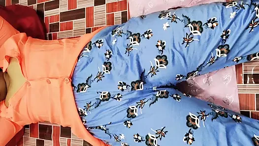 Temiz kurtarmak kedi ve sikme sert kız arkadaş ile erkek arkadaş