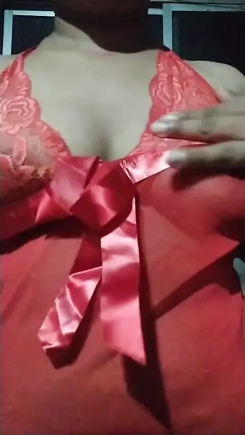 Горячая фигура и в сексуальном красном платье