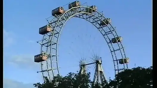 – Onu kıçından becermek için geri döneceğim.