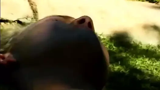 Sıcak sarışın genç seviyor horoz