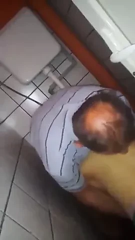 Konobarica i deda