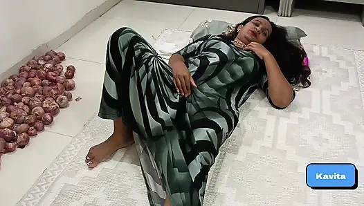 Hintli tutkulu çift yakın çekim geceleri gece sikişiyor, büyük memeler ve büyük götlü kavita teyze küçük yarakla seks yapıyor tatya