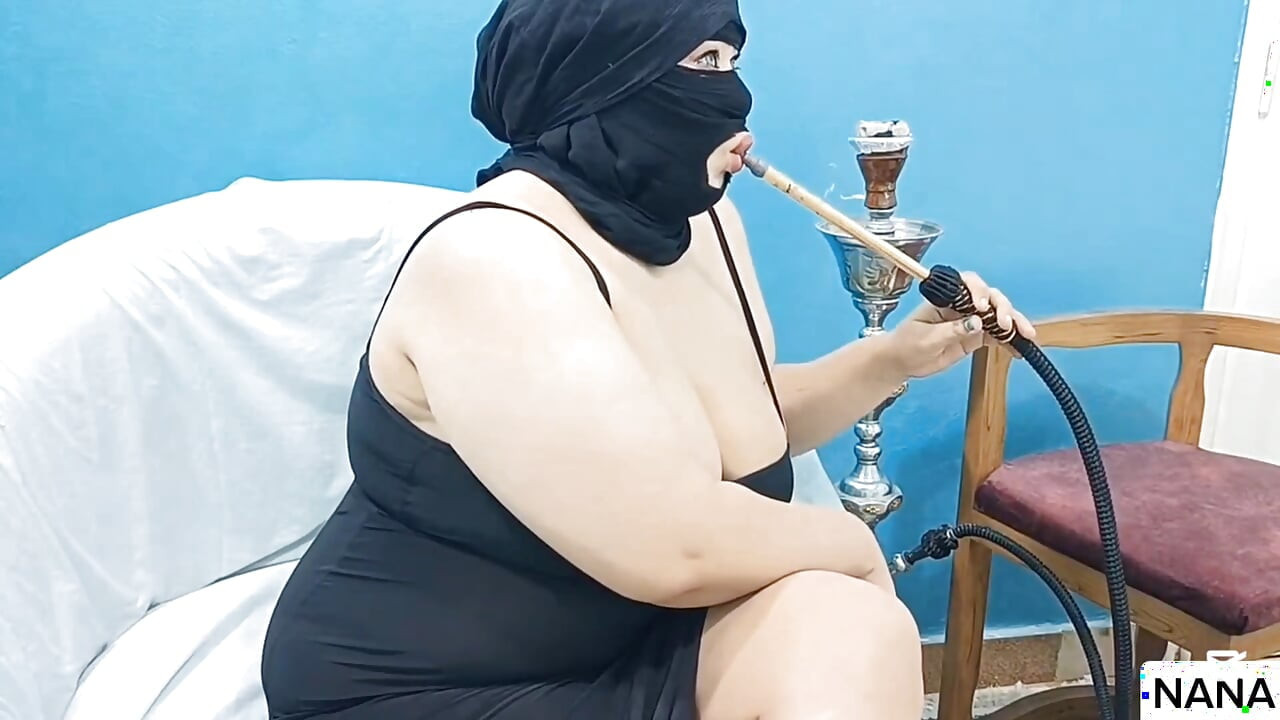 Bir sürtük yokluğunda kızının kocasını sikiyor, Mısırlı seks, kayınvalidemin skandalı