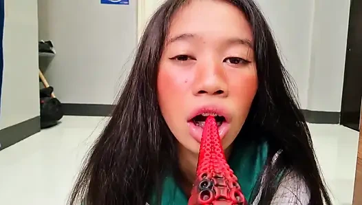 Kagome Inuyasha'yı kurtarmak için iblisi sikiyor