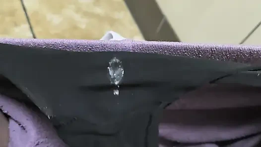 Benzin istasyonunda işerken bana katıl