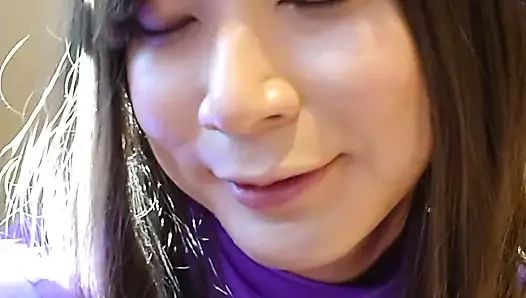 Renkli  Masturbatsuitli Japon amatör travesti mastürbasyon yapıyor