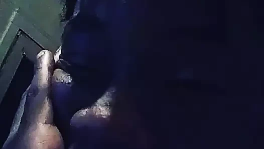 Odamda sikişirken yakalandım...