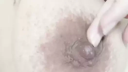 Benim büyük kabarık meme ucum