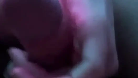 işten eve döner dönmez, penisimle ilgilenmesini istiyorum