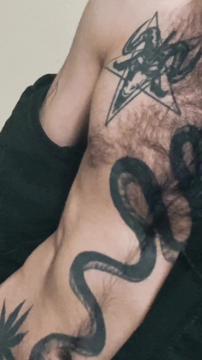 Benim görüşüm bir davet.
Vücudum bir cazibe.
Benim ruh halim, daha uzun süre kalmak istemenize neden olan bir oyun.