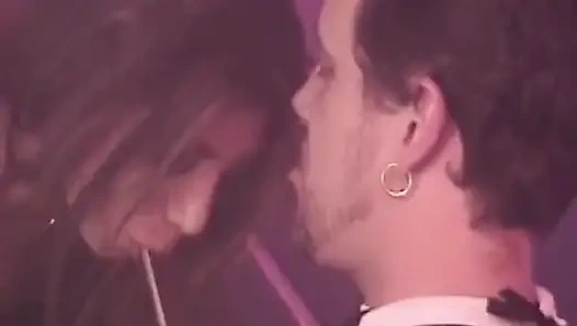 Ateşli MILF Üçlü, Tutkulu Pussy Yiyor