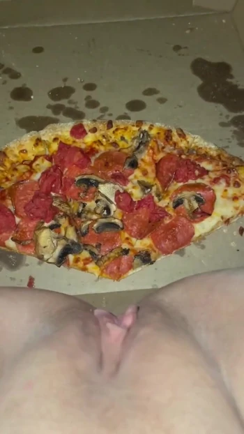 Обязательный для просмотра момент из "МАСТУРБАЦИЯ ЮНОЙ ПИЦЦЫ - ИЗВРАЩЕННЫЙ ПИЩЕВОЙ ФЕТИШ - СТРАННОЕ АРАБСКОЕ ПОРНО - НАСТОЯЩИЙ ОРГАЗМ - ЛЮБИТЕЛЬСКОЕ - АРАБСКОЕ"