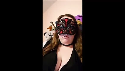 Alt d röportaj yapar