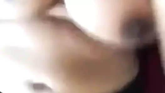 sri lanka'da büyük göğüsler