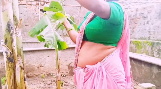 Villege büyük memeli teyze edepsizce sikişiyor efendim. Telugu edepsizce konuşuyor.