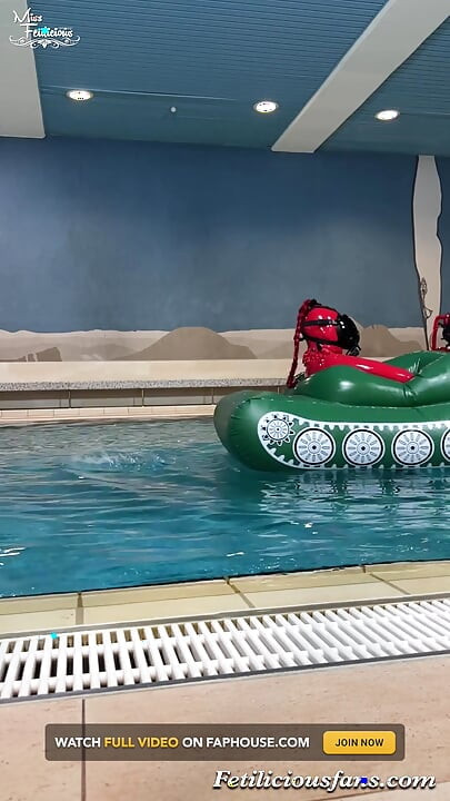 Bayan Fetilicious tank savaşına hazırlanıyor