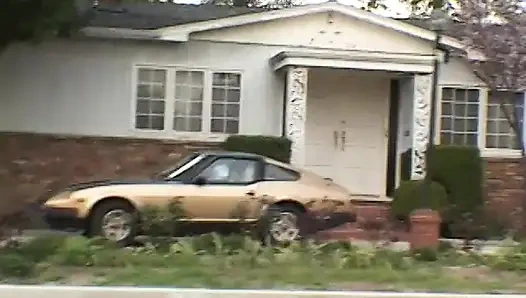 Muhteşem sarışın güzel Vanessa Michaels sikli sevgilisiyle tanışmadan önce arabada amını dildoyla ısıtıyor