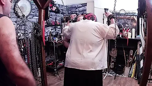 Bölüm 2:- Lanista Bear ve Domina Satana Stephanie Nicole TV'yi zindana sokuyor