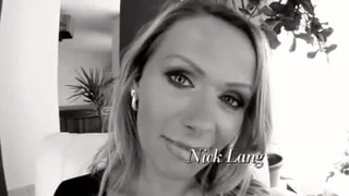 Harika sarışın orta yaşlı seksi kadın vivien sikişiyor ve döl yutuyor