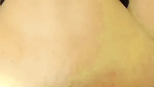 Endonezyalı kız arkadaş, anal eğitim sonunda götüne boşalıyor